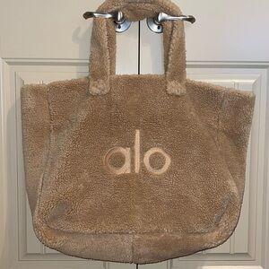 ALO Yoga Foxy Sherpa Tote NEW